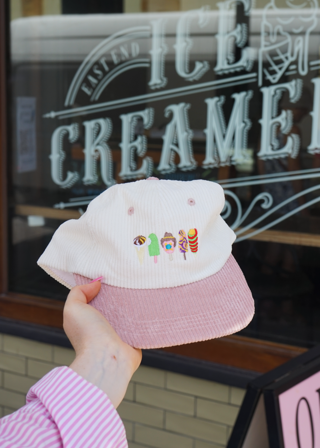 Down Under Delights Lid