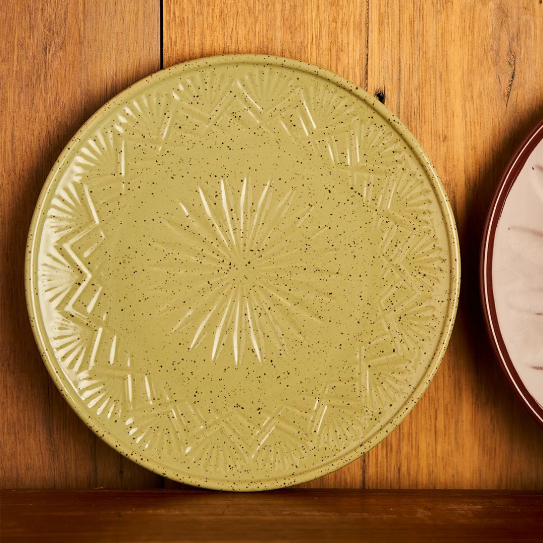 20cm Plate in Peppercorn / Hardware Lane