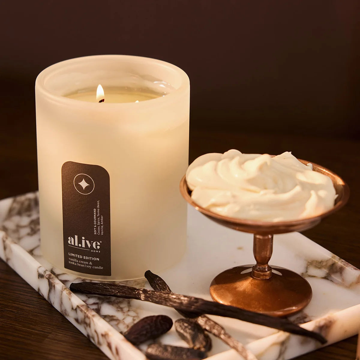 Soy Candle - Vanilla Cream and Tonka Bean