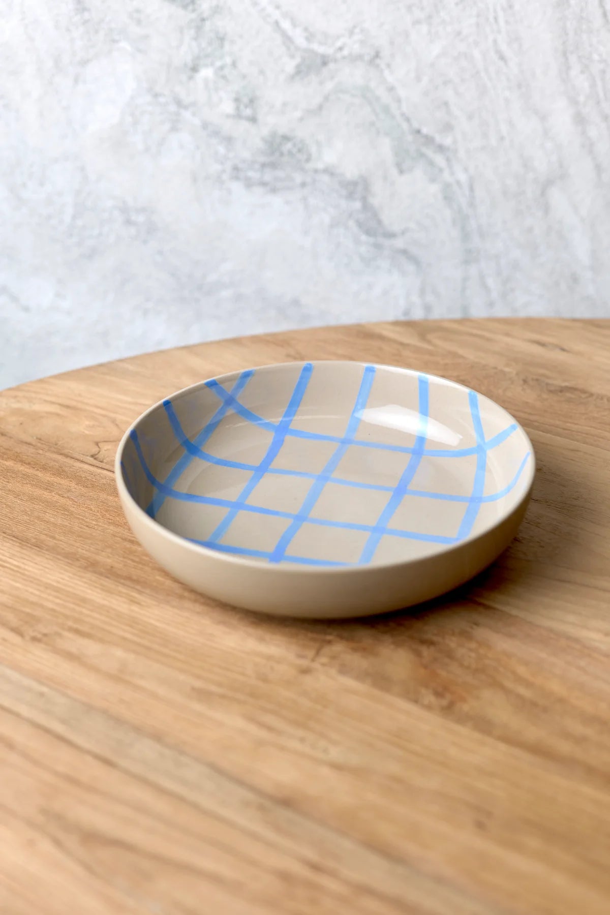 28cm Salad Bowl in Stone With Blue Handbrush / Coastal Junction