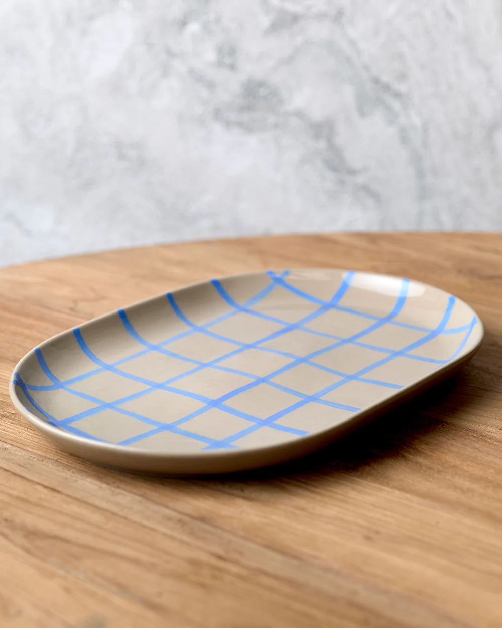38cm Oval Tray in Stone With Blue Handbrush / Coastal Junction