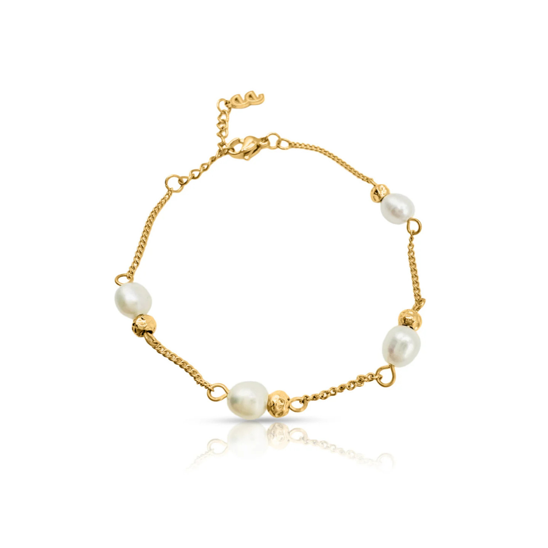 Off Court Pearl Bracelet