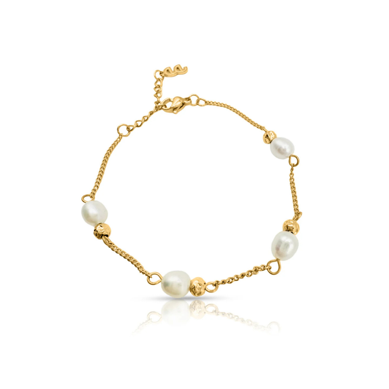 Off Court Pearl Bracelet