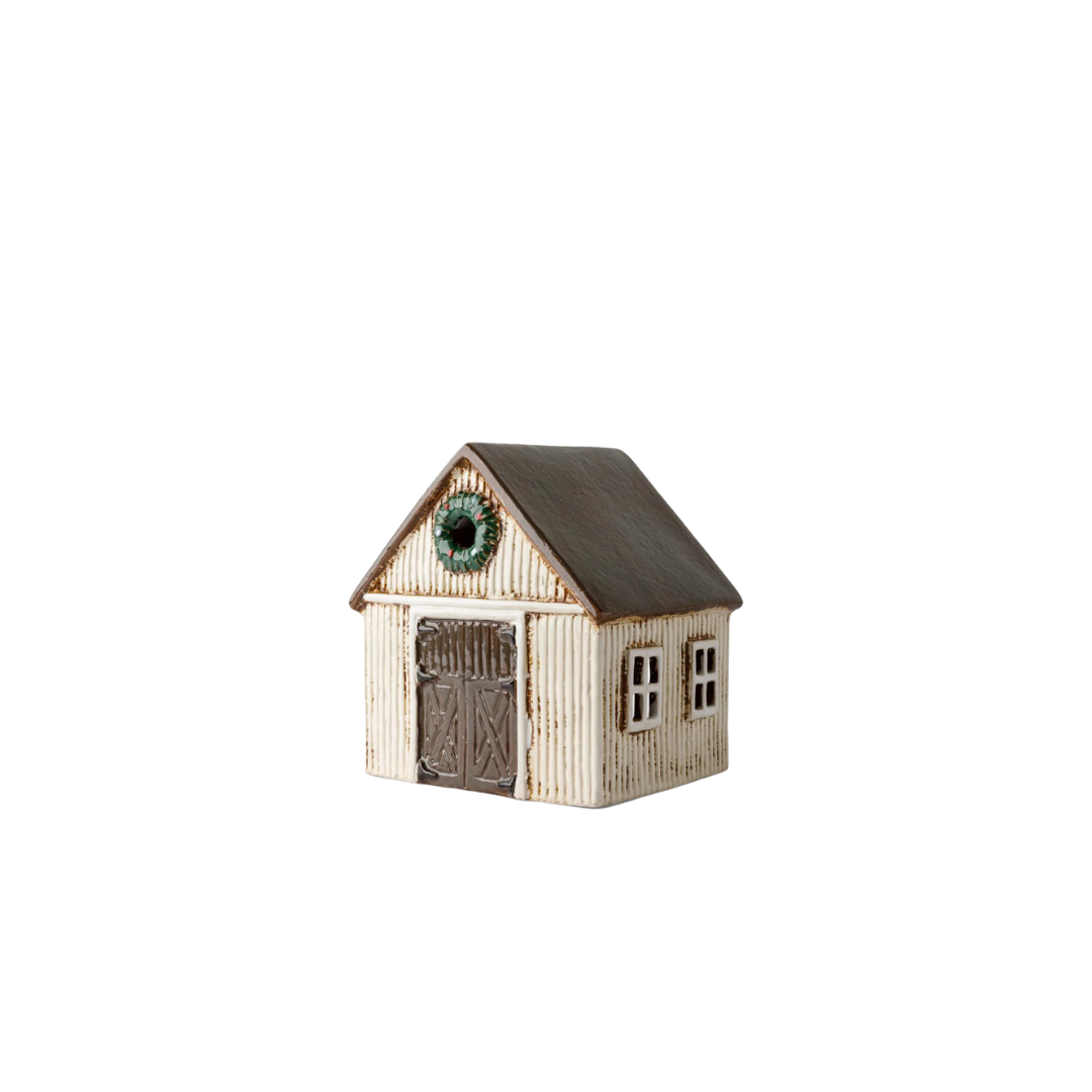 Nordgard Stable with Wreath