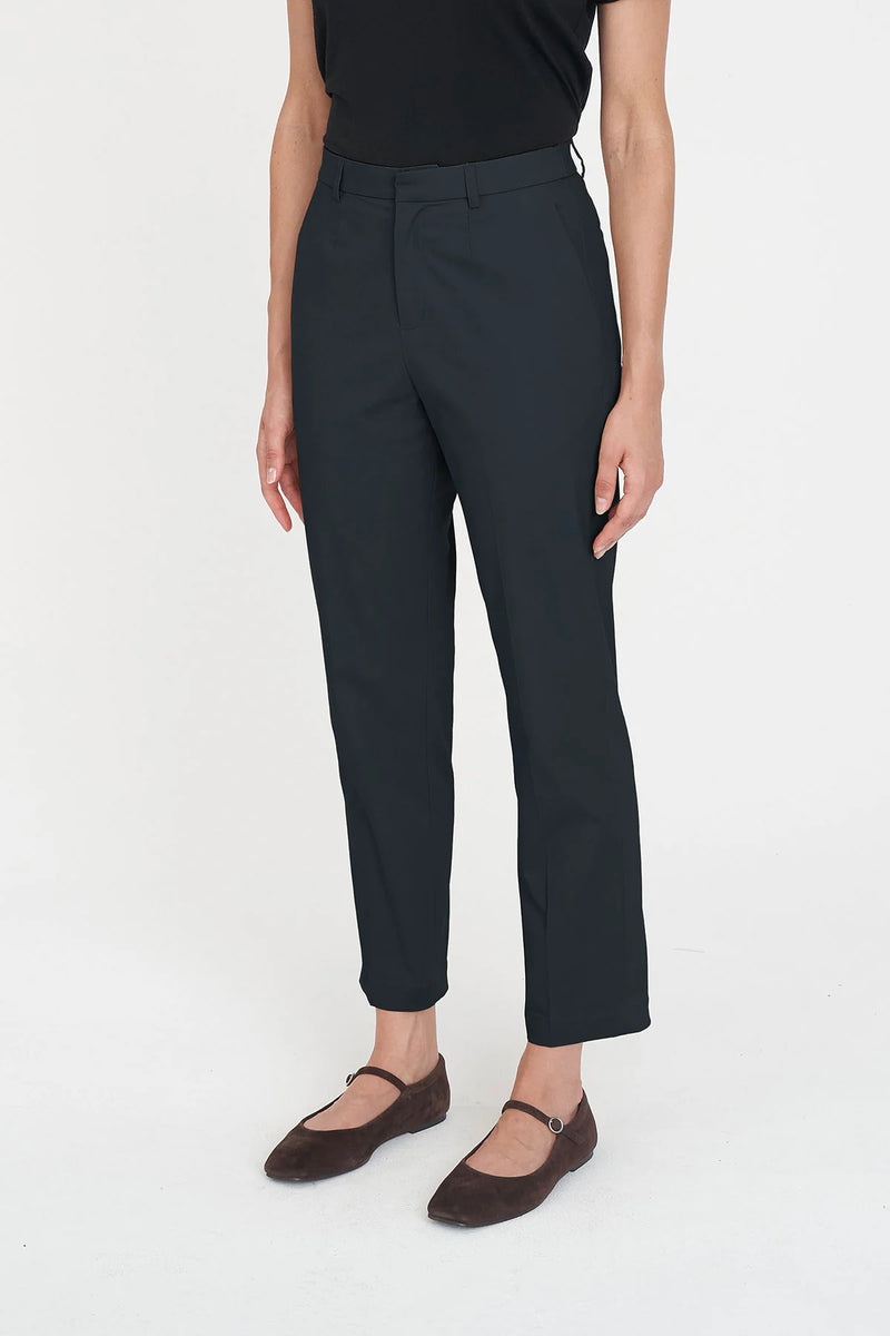 Classic Slim Ankle Pant - Black