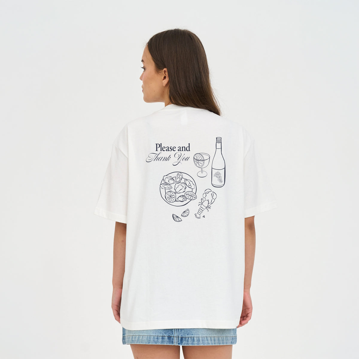 Relax Tee 220/Drinks At 5 - Chalk
