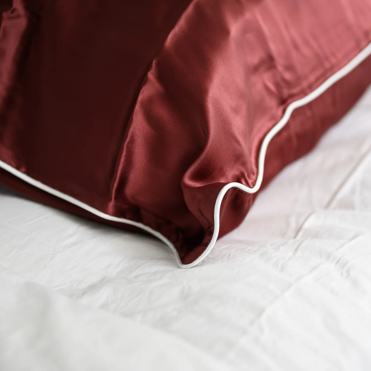 Silk Pillowcase Cocoa w Milk Piping